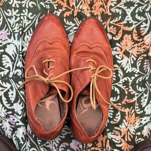 Otbt ladies leather loafers us7.5